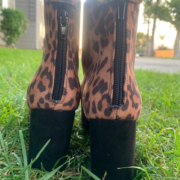 Steve Madden booties size 8 - Picture 12 of 12